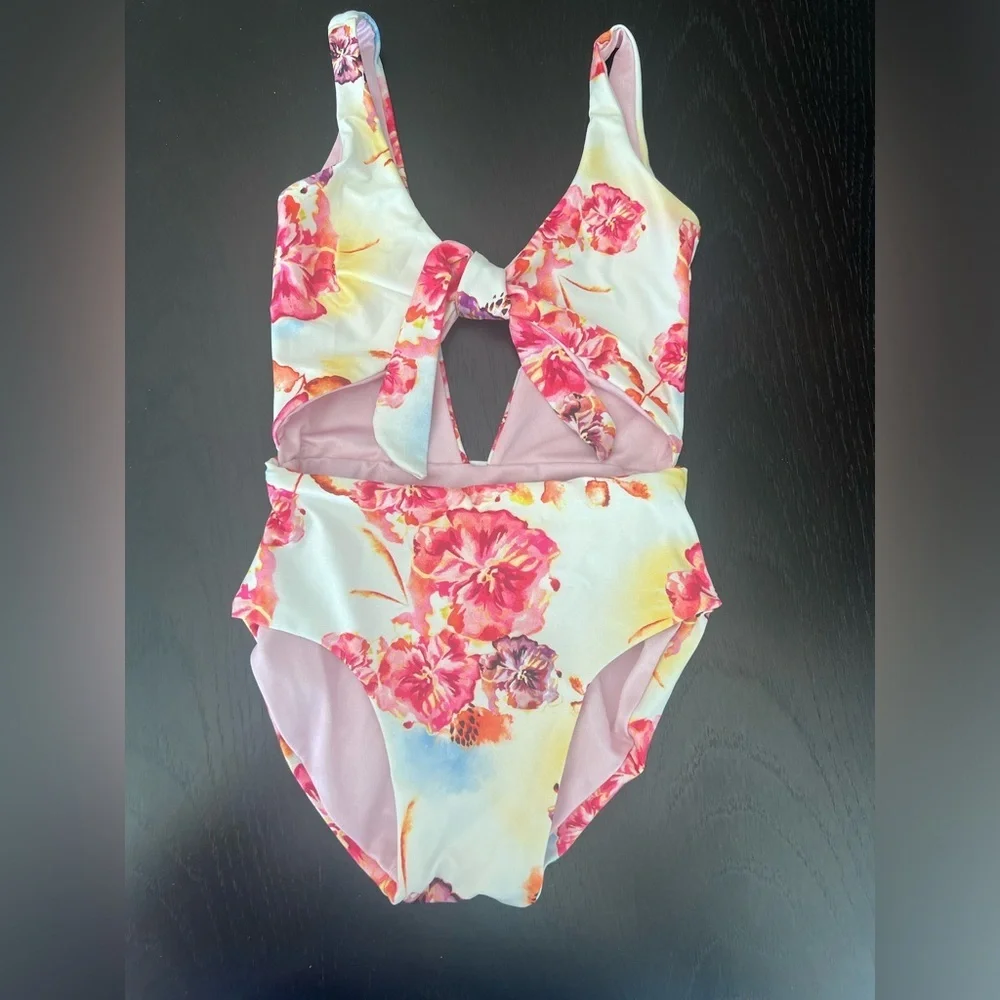 Agua Bendita ruby one